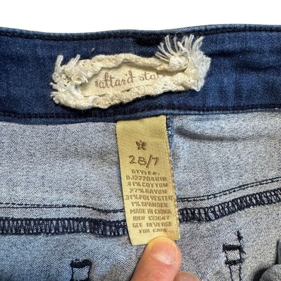 Altar'd State Mid Rise Skinny Jeans Button Front Hermes Wash Raw Hem Size 28/7 - Picture 4 of 7